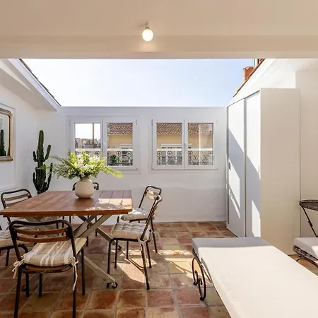 Impasse Florian By Halldis Κάννες